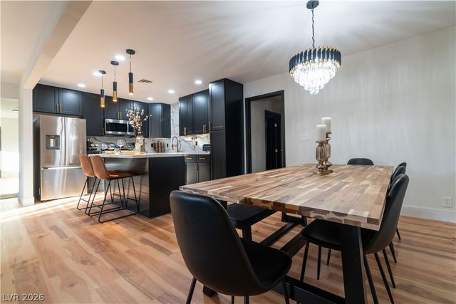 31 Jade Circle, Las Vegas, NV 89106