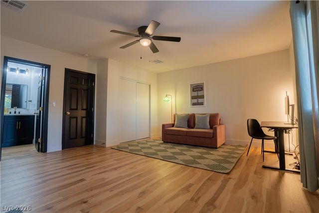 31 Jade Circle, Las Vegas, NV 89106