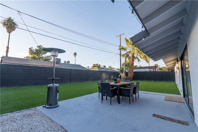 31 Jade Circle, Las Vegas, NV 89106