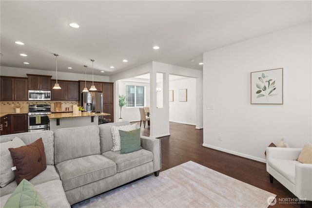 27380 211th CT SE, Maple Valley, WA 98038