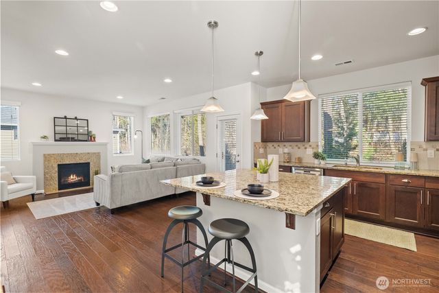 27380 211th CT SE, Maple Valley, WA 98038