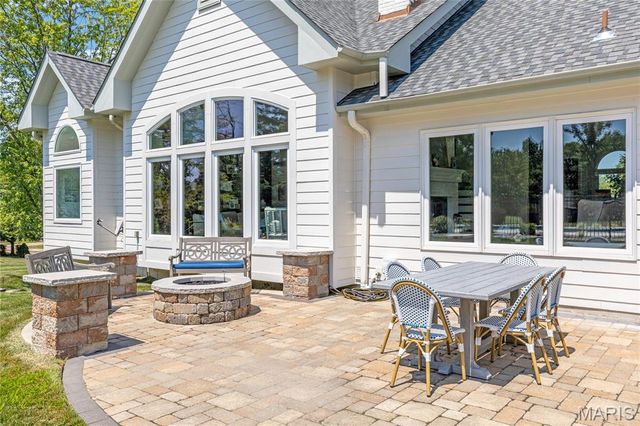 1069 Whitmoor Drive, Weldon Spring, MO 63304