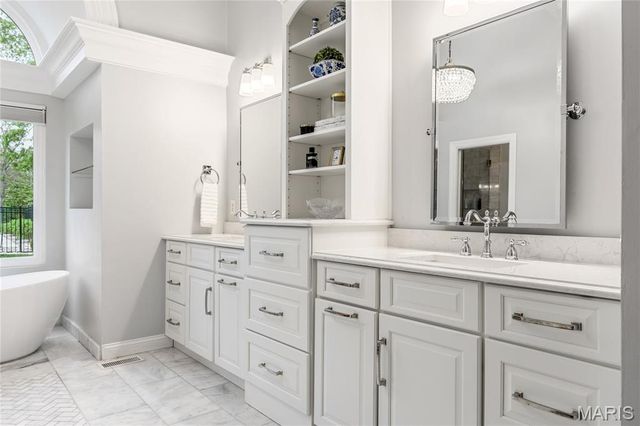 1069 Whitmoor Drive, Weldon Spring, MO 63304