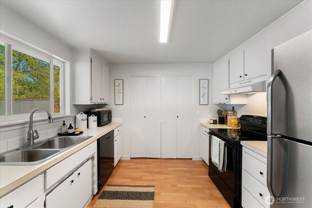 16954 SE 255th Place, Covington, WA 98042