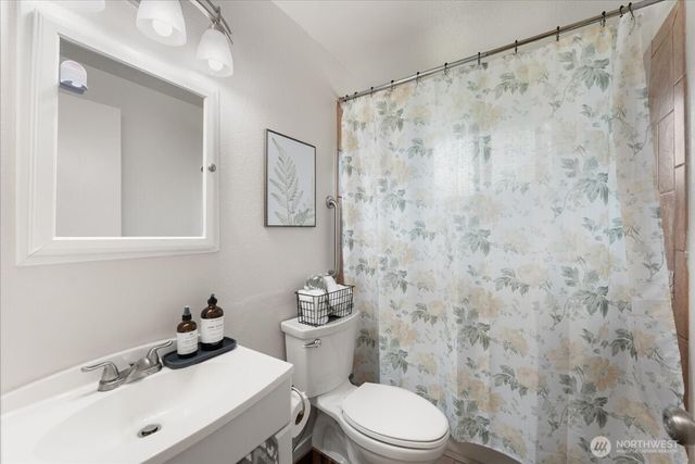 16954 SE 255th Place, Covington, WA 98042