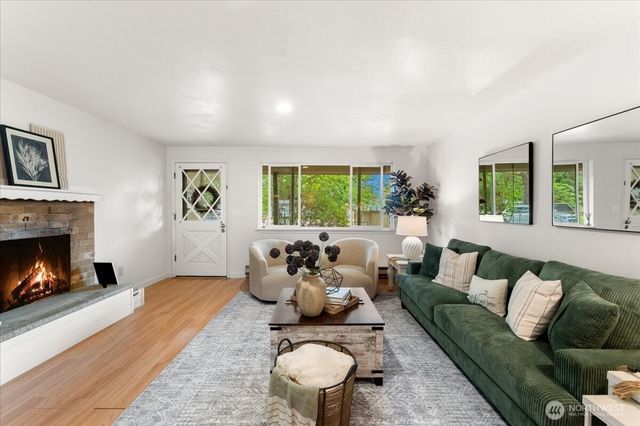 16954 SE 255th Place, Covington, WA 98042
