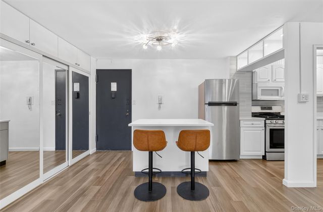 123-40 83rd Avenue 6G, Kew Gardens, NY 11415