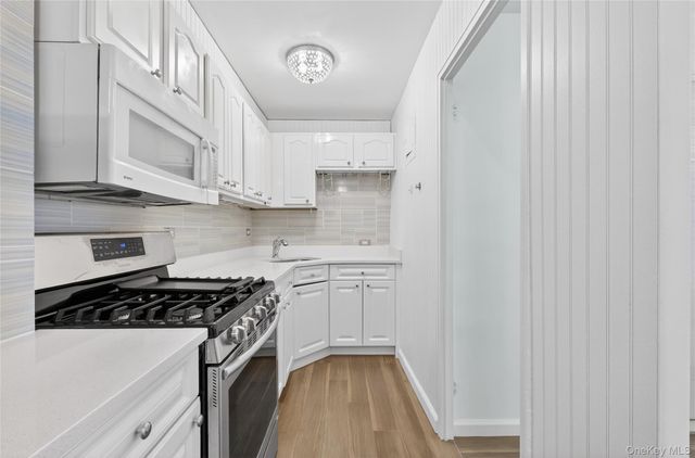 123-40 83rd Avenue 6G, Kew Gardens, NY 11415