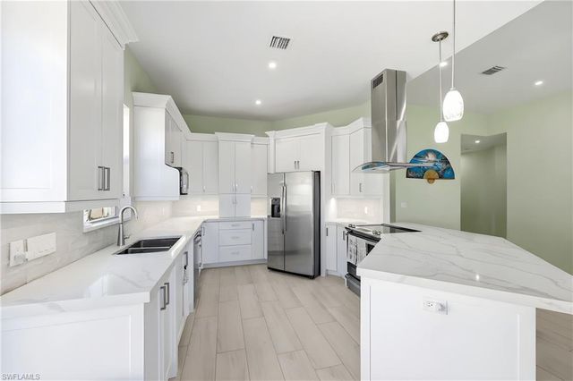 8730 Ferrara CT, Naples, FL 34114