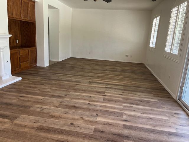 2392 S Playa, Fresno, CA 93727