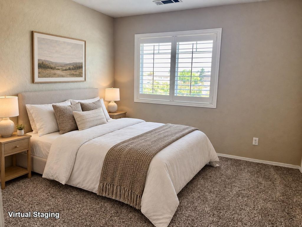 Image 21 of property listing at 2392 S Playa, Fresno, CA 93727