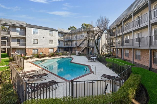 1660 W T C Jester Boulevard 106, Houston, TX 77008