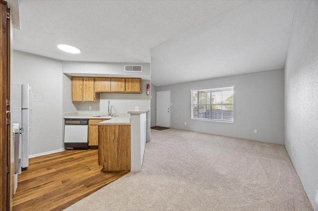 1660 W T C Jester Boulevard 106, Houston, TX 77008
