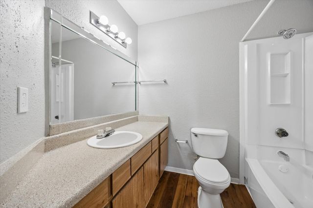 1660 W T C Jester Boulevard 106, Houston, TX 77008