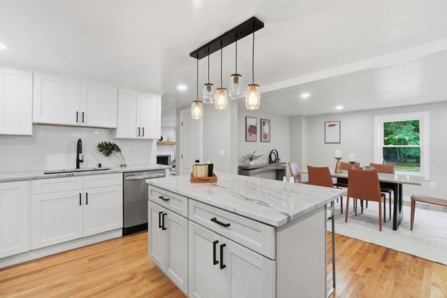 78 Old Farm Rd, Mansfield, MA 02048