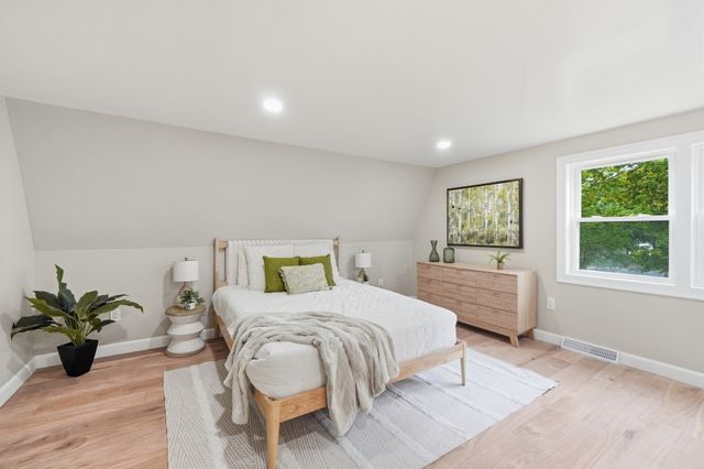 78 Old Farm Rd, Mansfield, MA 02048
