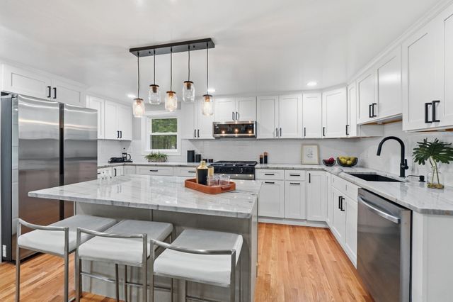 78 Old Farm Rd, Mansfield, MA 02048