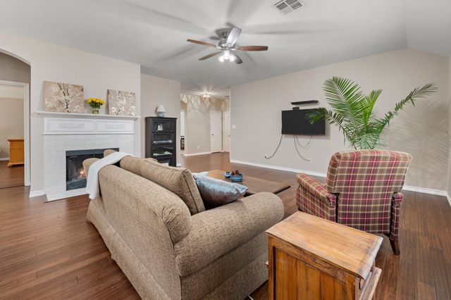 10008 Sourwood Drive, Fort Worth, TX 76244