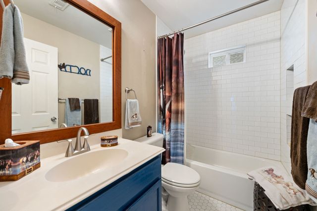 10008 Sourwood Drive, Fort Worth, TX 76244