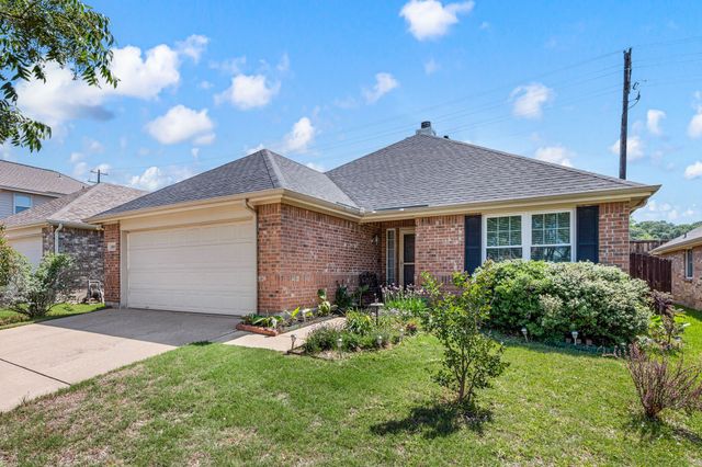 10008 Sourwood Drive, Fort Worth, TX 76244