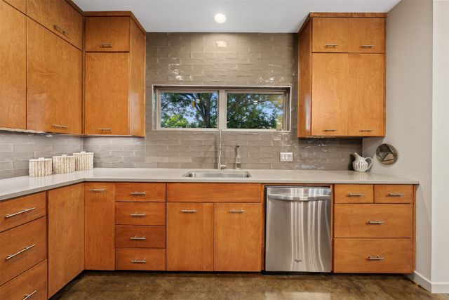511 Sunset Street, Clifton, TX 76634