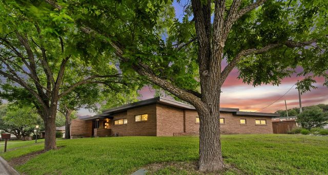 511 Sunset Street, Clifton, TX 76634