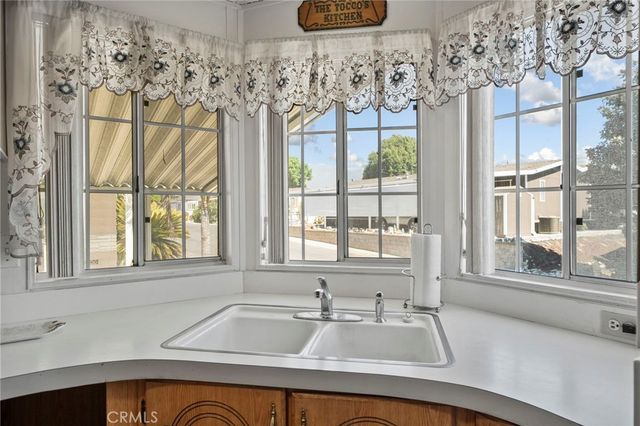 929 E Foothill 35, Upland, CA 91786