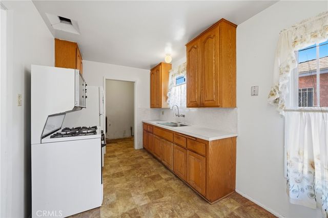 14018 S Zamora, Compton, CA 90222