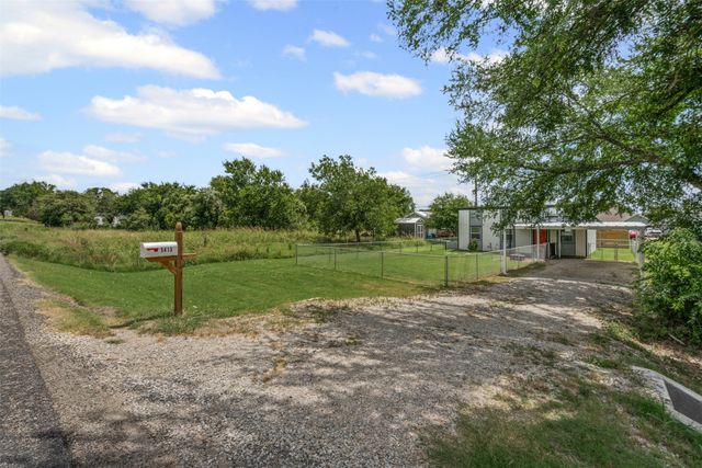 5413 Tin Top Highway, Granbury, TX 76048