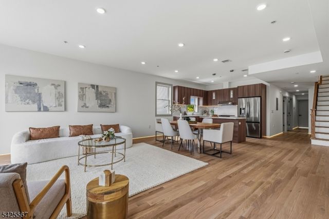 161 Woodlawn Ave 3, Jersey City, NJ 07305