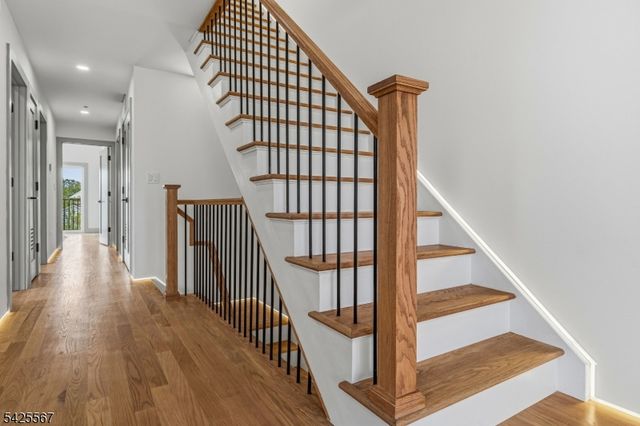 161 Woodlawn Ave 3, Jersey City, NJ 07305