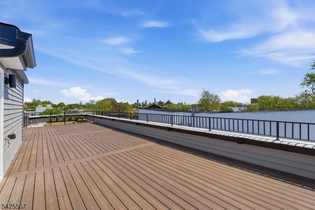 161 Woodlawn Ave 3, Jersey City, NJ 07305