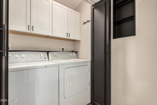 421 E WICKIEUP Lane, Phoenix, AZ 85024