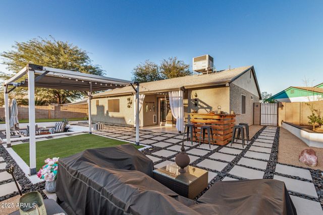 421 E WICKIEUP Lane, Phoenix, AZ 85024