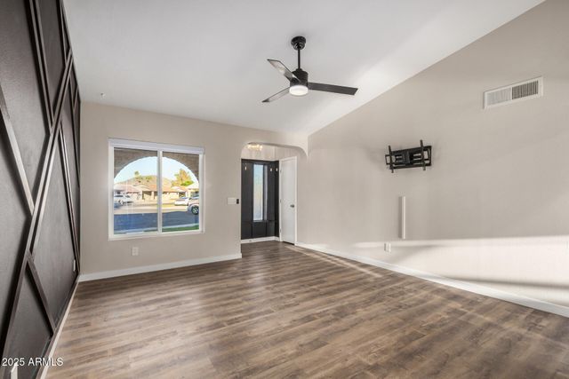 421 E WICKIEUP Lane, Phoenix, AZ 85024