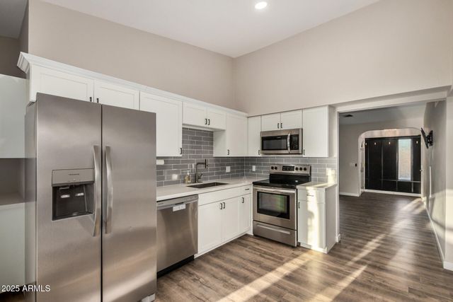 421 E WICKIEUP Lane, Phoenix, AZ 85024