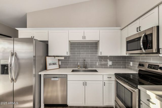 421 E WICKIEUP Lane, Phoenix, AZ 85024