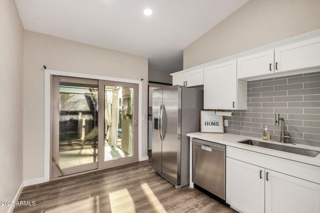 421 E WICKIEUP Lane, Phoenix, AZ 85024