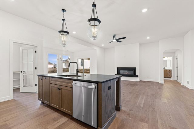 313 ASH DOWN DR, Columbia, MO 65201