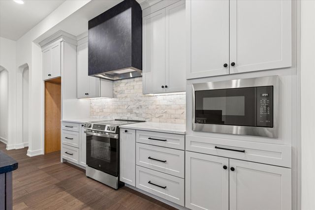 313 ASH DOWN DR, Columbia, MO 65201