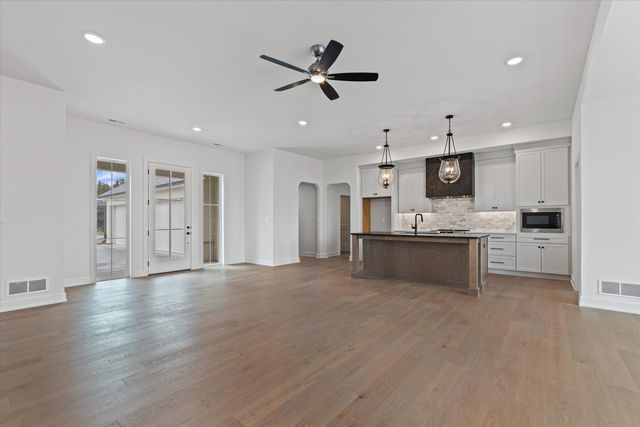 313 ASH DOWN DR, Columbia, MO 65201