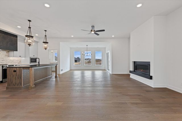 313 ASH DOWN DR, Columbia, MO 65201