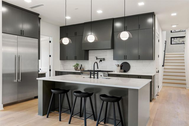 2138 Barton Hills DR, Austin, TX 78704