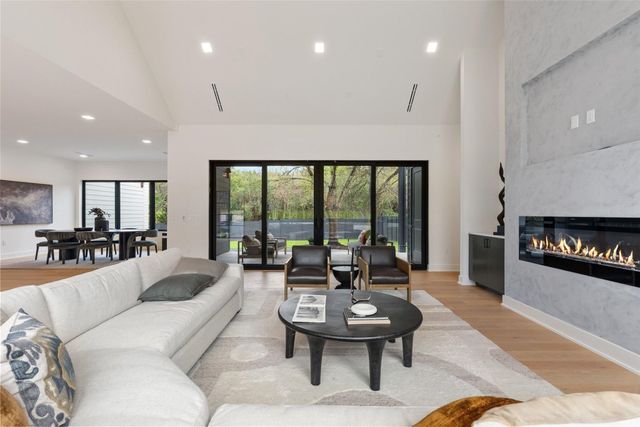 2138 Barton Hills DR, Austin, TX 78704