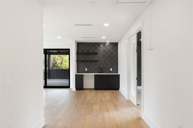 2138 Barton Hills DR, Austin, TX 78704