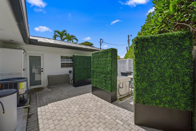 509 Par Court, North Palm Beach, FL 33408