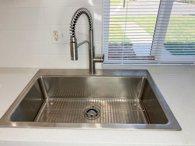 6260 Sunrise South Dr, Sacramento, CA 95824