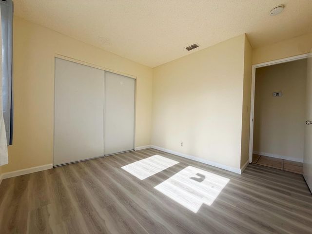 6260 Sunrise South Dr, Sacramento, CA 95824