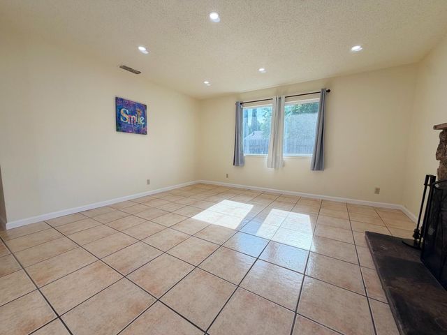 6260 Sunrise South Dr, Sacramento, CA 95824