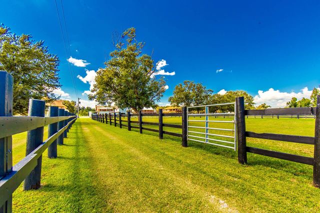 5083 Grand Caillou, Houma, LA 70363